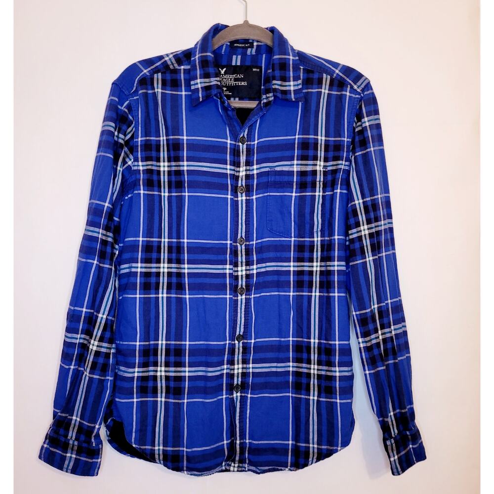 American Eagle blue plaid athletic fit button up shirt Size Sm Outdoors Classic